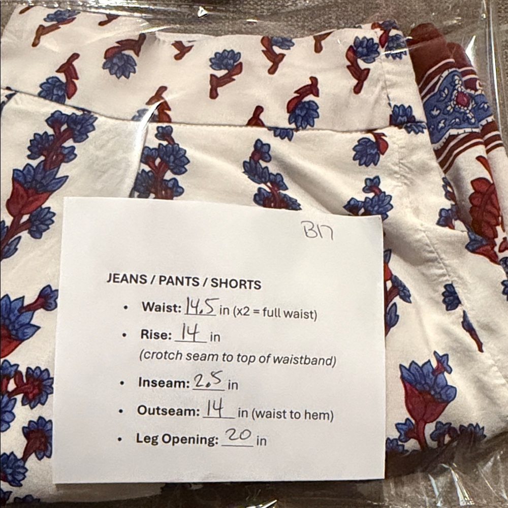 Fashion Nova White and Burgundy Floral Skorts, Women’s Large - Picture 10 of 10